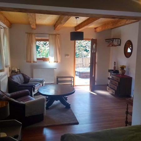 Stodola-Soukromy Apartman Pro Dva S Venkovni Virivkou Karlštejn エクステリア 写真